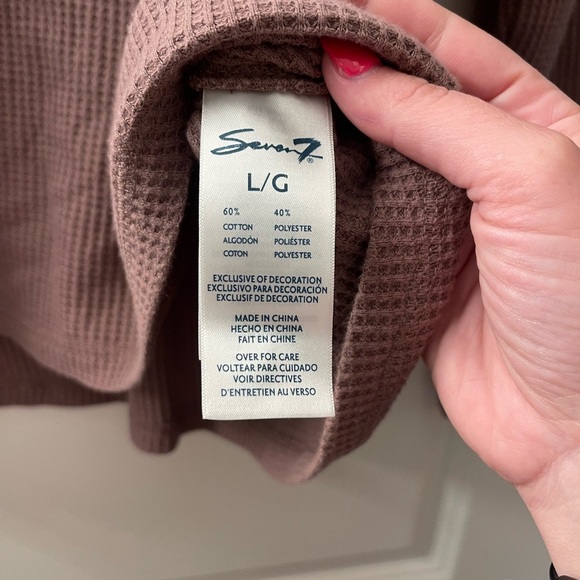 Seven7 Women's V-Neck waffle Sweater in Mauve - Picture 3 of 4